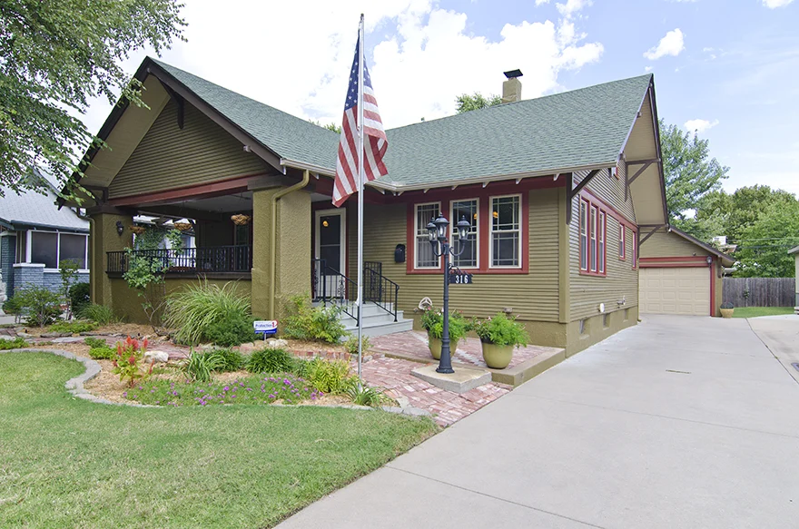 316 N. Bluff photo 1