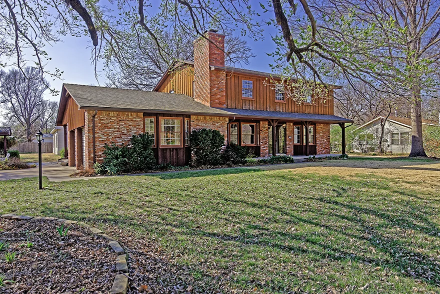 5501 N. Porter photo 1