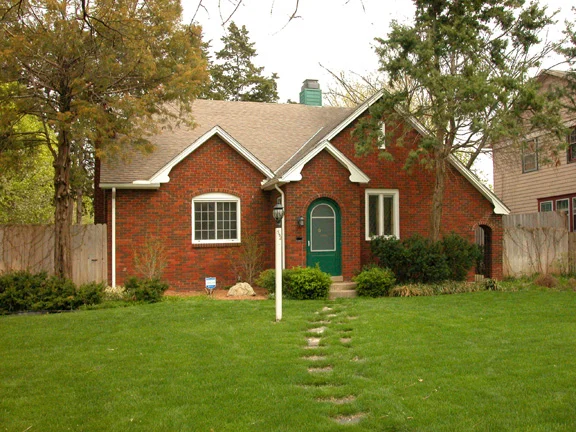 552 N. Roosevelt photo 1